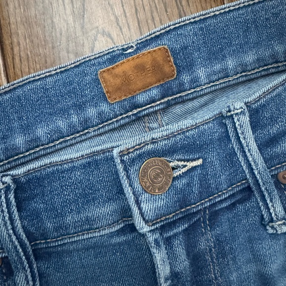 MOTHER The Runaway Step Fray Jeans Leaps and Bounds Blue Wash Size 25 - Picture 4 of 9